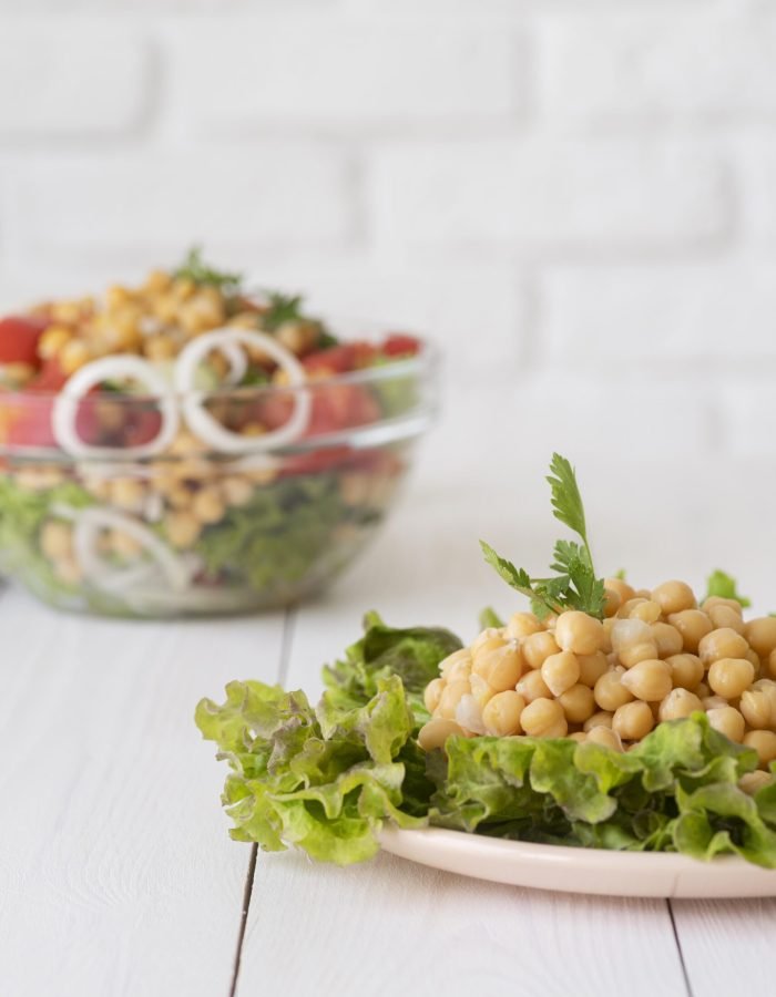 Descubra como a dieta anti-inflamatória pode proteger seu coração, reduzir o risco de doenças cardiovasculares e melhorar sua saúde 