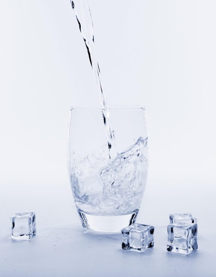 beber mais água é ter um copo sempre à vista
