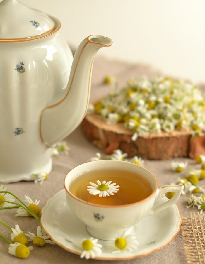 dormir melhor com o chade camomila